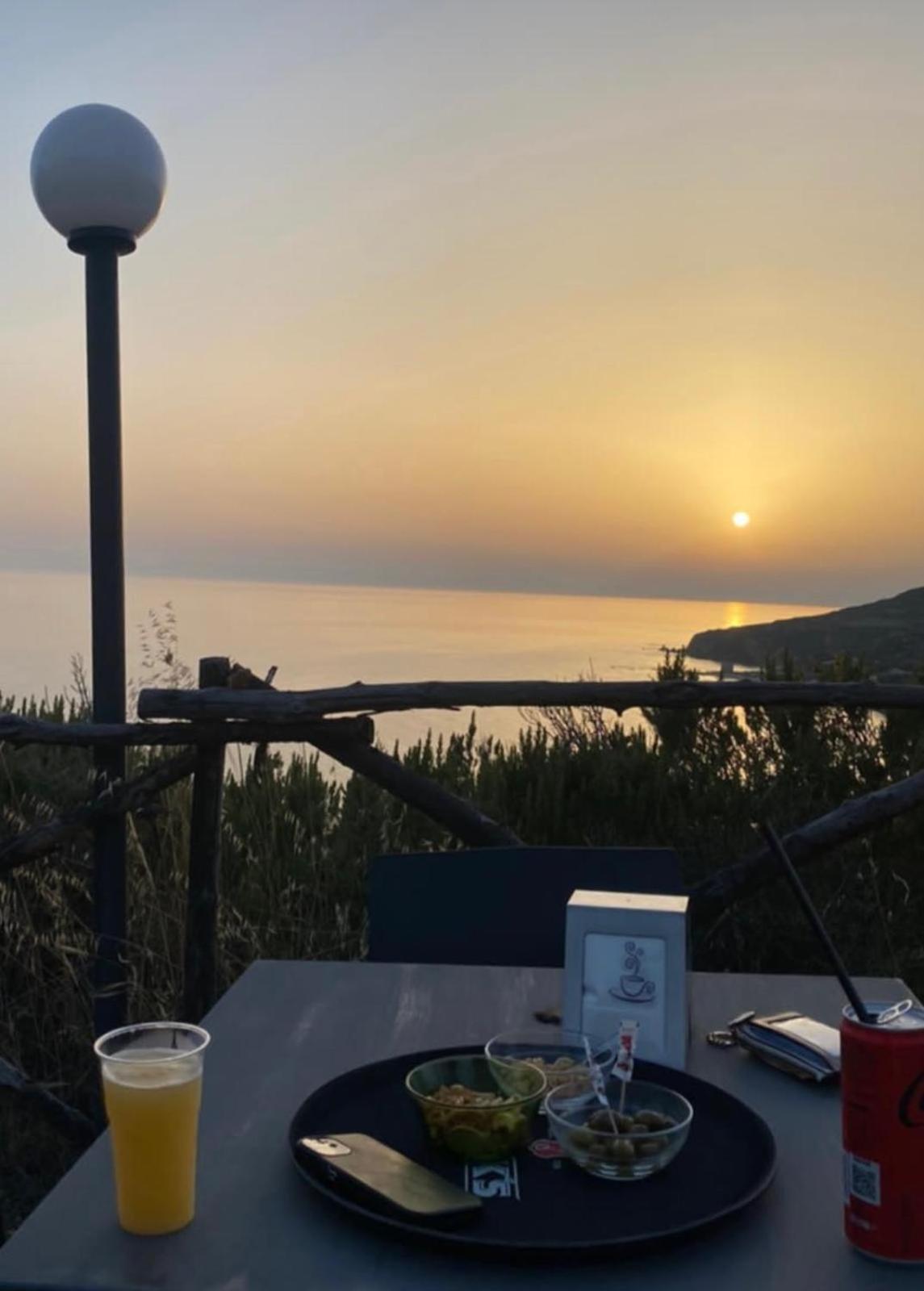Al Faro Bed & Breakfast Реалмонте Екстериор снимка